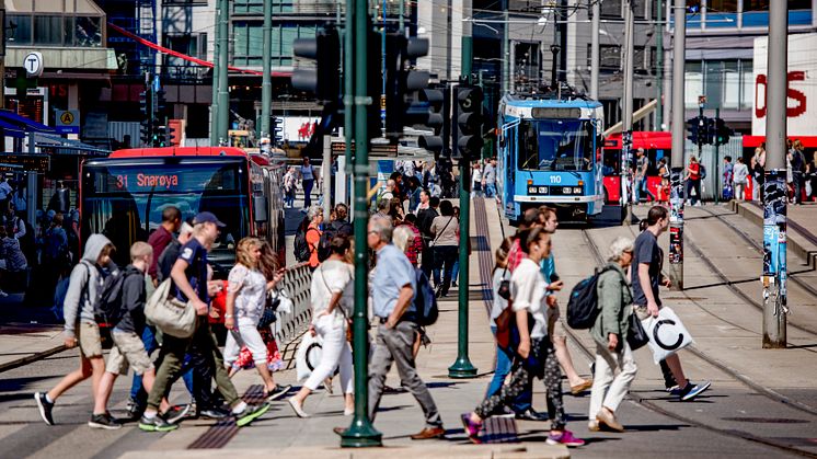 Busstreiken avsluttes og bussene kjører igjen fra kl 12. Reiseplanleggeren vil ikke være helt presis før i morgen. Smittevernreglene gjelder: Ikke reis med mindre du må, hold avstand og bruk munnbind! Foto: Ruter As / Redink, Fartein Rudjord