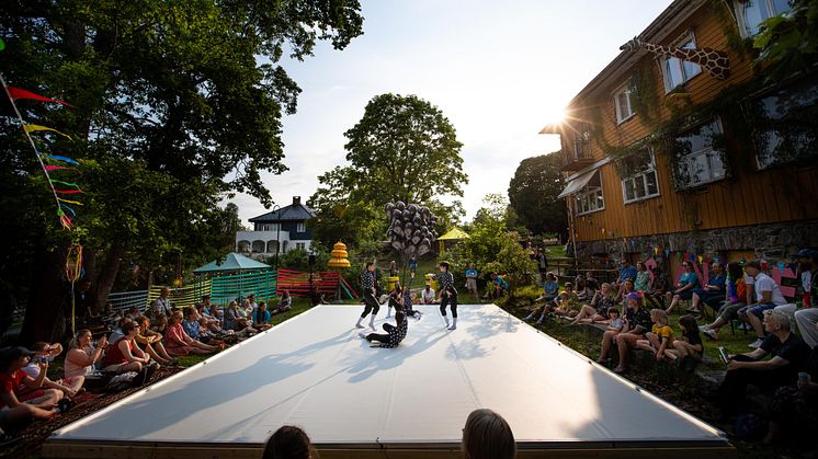 Sånafest i Vestby får støtte til festivaltelt og annet utstyr til å lage en stemningsfull og fargerik festivalhage. (Foto: Andreas Strand Renberg)