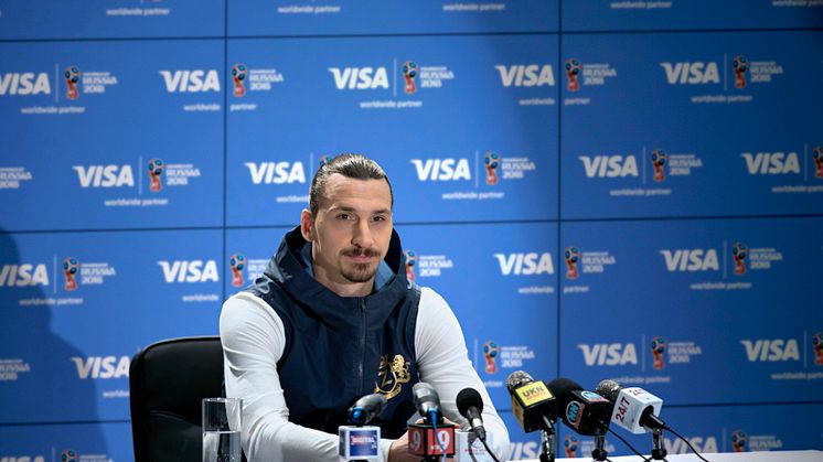 Der Profifußballer Zlatan Ibrahimović verkündet seine Rückkehr zur FIFA Fussball-Weltmeisterschaft 2018 Russland™ mit Visa