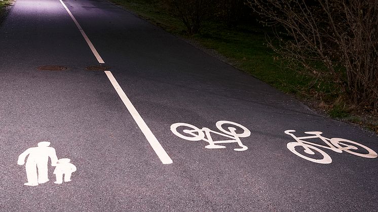 Svevia bygger gång- och cykelbana utanför Uddevalla för högre trafiksäkerhet för oskyddade trafikanter. Foto: Jens Lindström/Johnér