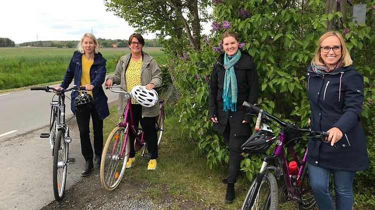 Cykeldagarnas projektledare Ella Ekenberg och Hanna Kuhlau från Kristianstad, Sara Widesjö, Bromölla och Sanna Persson, Sölvesborg ser fram mot härliga cykelupplevelser i veckan.
