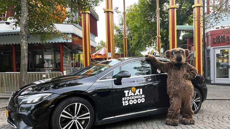 Under kvällen blir Taxi Stockholms uppgift att köra programledare och artister från musikgalan på Gröna Lund till den årliga efterfesten.