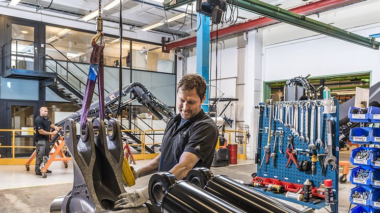 Rundsling brukes i mange bransjer, alt fra løft av byggevarer, til løft av tunge deler i et verksted