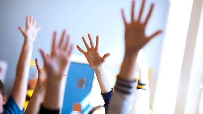 Visste du att ett barn i varje skolklass stannar hemma en dag i veckan för att ta hand om någon hemma?