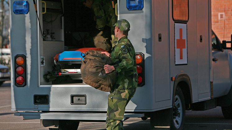 Försvarsmaktens ambulans 302 1.jpg