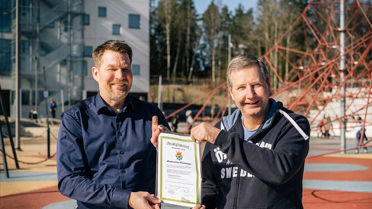 Henrik Örneblad, vd, och Tomas Hansson, styrelseordförande, Huddinge Samhällsfastigheter. Foto: Ola Jacobsen