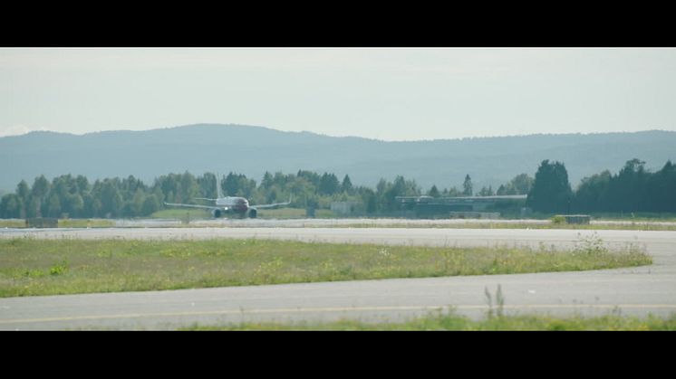Boeing 737-800 taking off from OSL. 