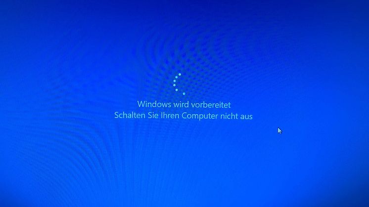 „Windows wird vorbereitet Schalten Sie den Computer nicht aus“, was tun?