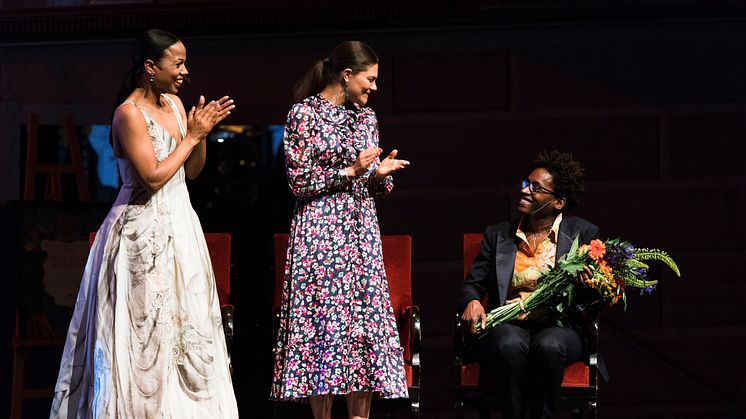 Last year’s laureate Jacqueline Woodson at the award ceremony with H.R.H. Crown Princess Victoria and the former Minister of Democracy and Culture Alice Bah Kuhnke. Photo: Stefan Tell