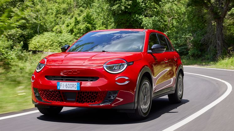 Fiat 600e RED (2)