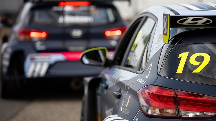 Andreas och Jessica Bäckman körde i helgen säsongsavslutningen av TCR Europe i Spanien. Foto: ADAC TCR Germany (Fria rättigheter att använda bilden)