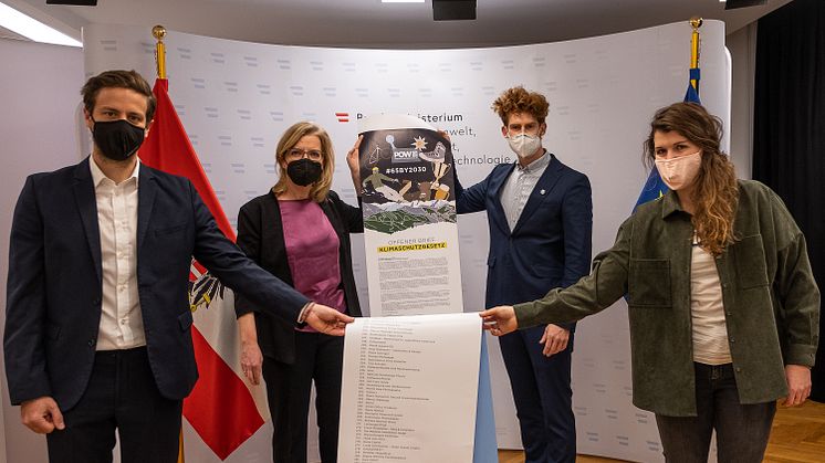 Mit dem offenen Brief an Umweltministerin Leonore Gewessler fordert POW Austria ein ambitioniertes Klimaschutzgesetz_(c)_POW AT_Liam Strasserg