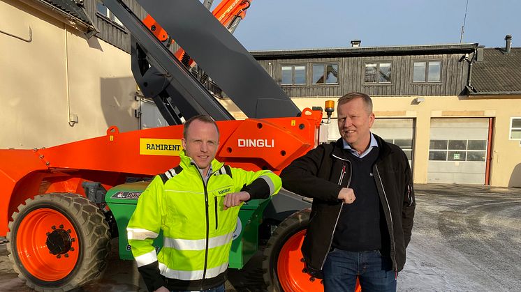 Avtale: Per-Arne Eliassen, Fleet and Sourcing Manager i Ramirent Norge og Per Åge Nymann, direktør marked og salg Nettpartner