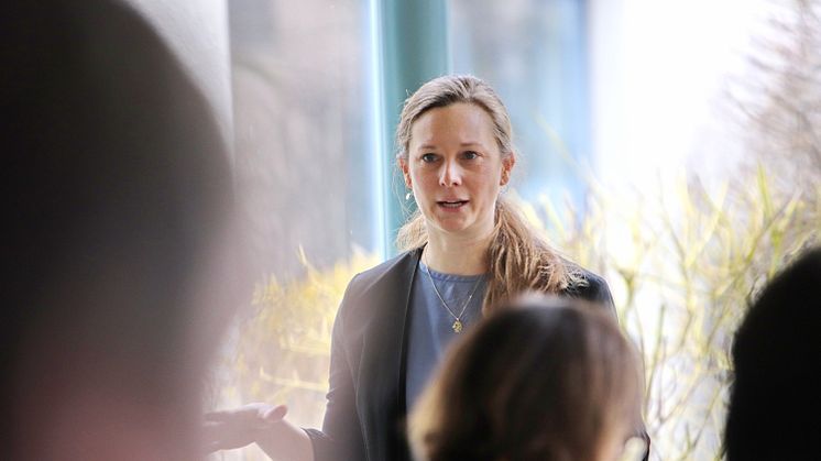 Bei der Eröffnung der Tagung: Dr. Isabell Stamm (Max-Planck-Institut für Gesellschaftsforschung), Sprecherin des Arbeitskreises „Die Arbeit der Selbstständigen“ der Sektion Arbeits- und Industriesoziologie der Deutschen Gesellschaft für Soziologie.