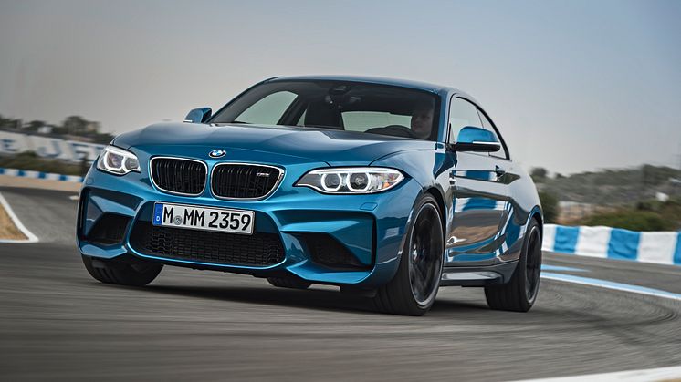 BMW M2 COUPÉ – KÖRGLÄDJE I SIN RENASTE FORM.