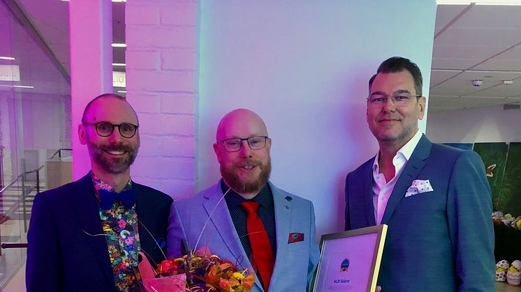 Innovationspristagare Henrik Karlström, HLR Skåne flankerad av Niclas Persnil, business designer Krinova och Christian Nyhlen, VD Krinova