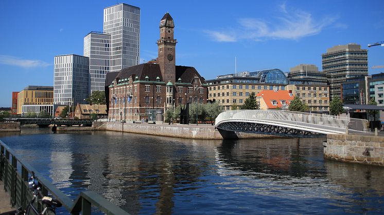 Malmö går emot trenden – Allt fler beslut verkställs i tid