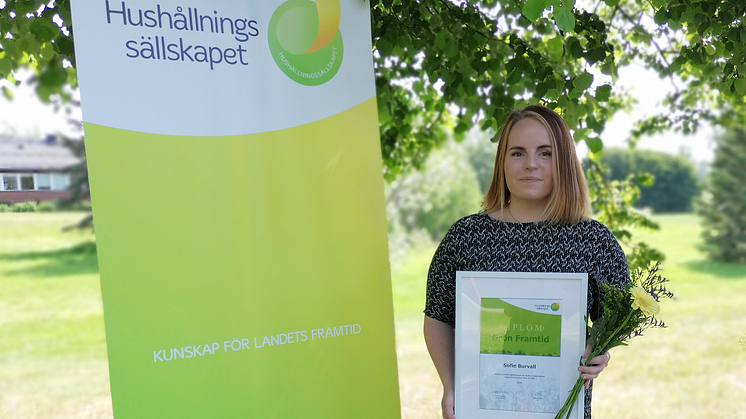 Sofie Burvall, Tavelsjö har tilldelats Hushållningssällskapet Norrbotten-Västerbottens nyinstiftade ungdomsstipendium Grön framtid och belönas med 25 000 kr. 