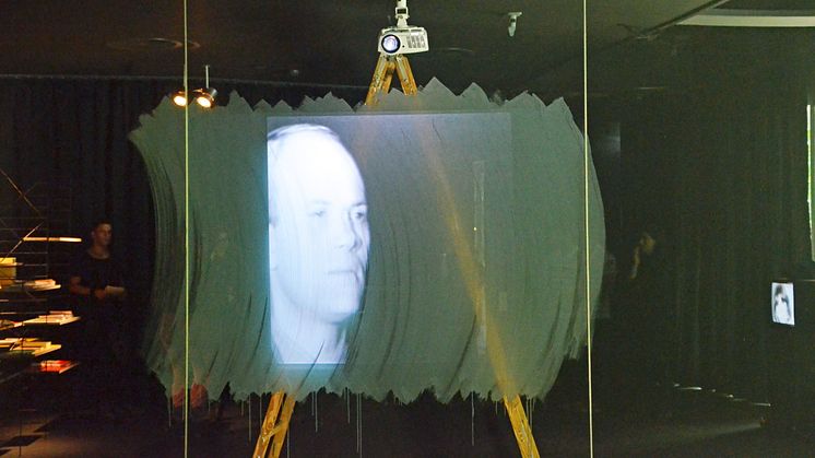 Blick in die Ausstellung "I`LL BE YOUR MIRROR. Screen Tests von Andy Warhol"