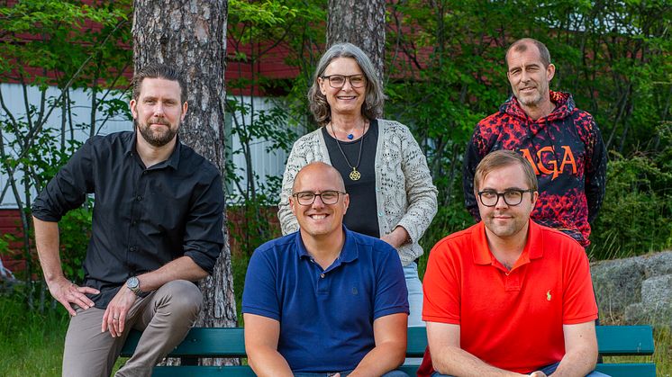 Övre raden från vänster: Andreas Tollefors Bristam (HSB Stockholm), Susanne Vestergren (styrelseledamot), Jens Storberget (ordförande). Nedre raden från vänster: Fredrik Ek (styrelseledamot), Per Forsmark (styrelseledamot).