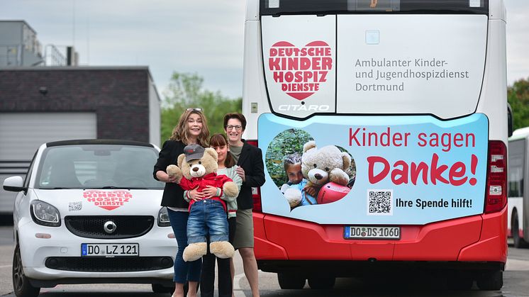 DSW21-Vorstandsvorsitzende Heike Heim (rechts) und Botschafterin des Dortmunder DKD-Dienstes und Birgit Lindstedt (links), Projektleiterin für das bundesweite Botschafternetz der Deutschen Kinderhospiz Dienste.