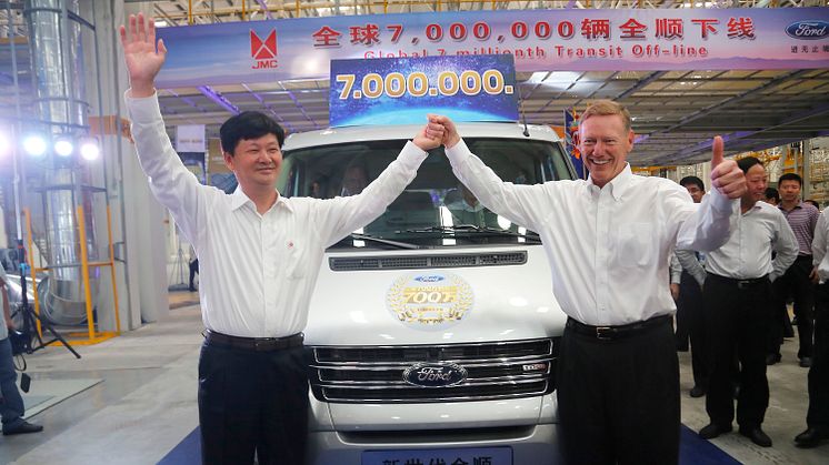 FORD FEJRER TRANSIT NUMMER 7 MILLION