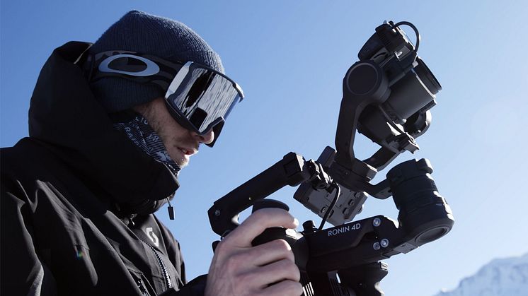 l'art du tournage en Freestyle en ski par Antoine Frioux avec le DJI Ronin 4D. Credit: Ivresse Films