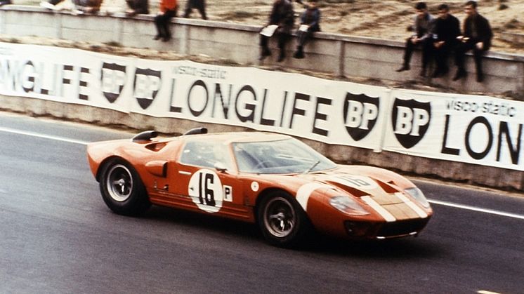A Ford a vadonatúj Ford GT-vel tér vissza Le Mans-ba, méghozzá 2016-ban, az 1966-os diadal 50. évfordulóján