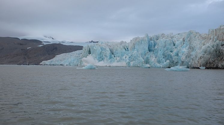 Kalvande glaciär, foto: Nina Kirchner/Stockholms universitet