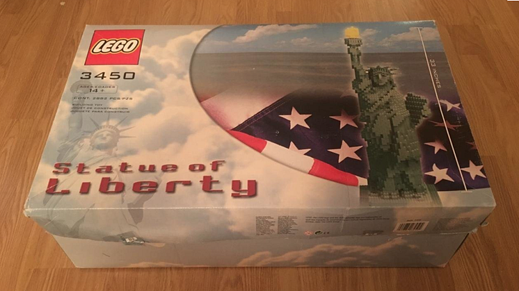 Sällsynt frihetsgudinna i lego  gick för 12 000 på Tradera