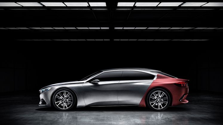 Peugeot Exalt konceptbil sida