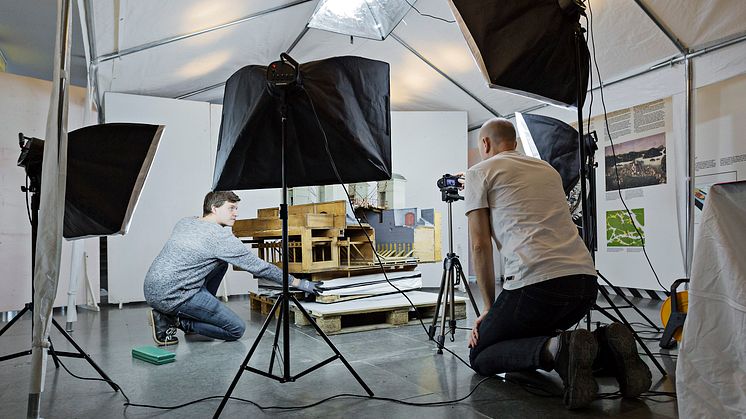 Tekniska museets skatter scannas och fotograferas. Foto: Anna Gerdén