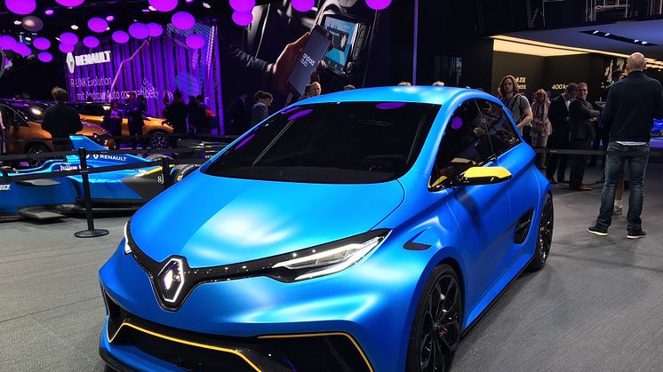 Renault Zoe blev også lavet som en konceptbil - en hidsig sportsvogn med navnet - eSport Concept.  Her er bilen på Geneve Motorshow i foråret 2017