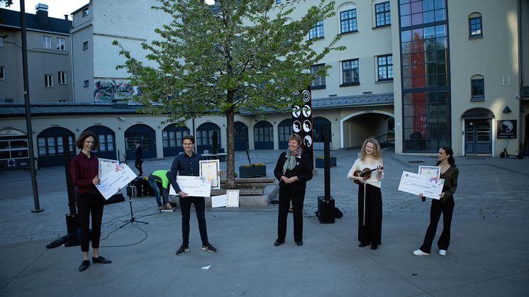 Fra venstre: Iver Bogen Griffiths, Ruben Anda, Marianne Borgen, Inga Gorset og Samira Bethke. Foto: Jørgen Rist Holmen, Kulturetaten.