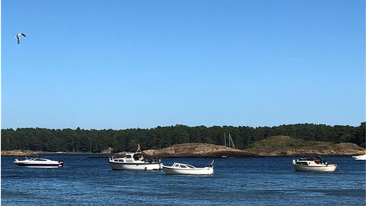 Godværsdag. På fine sommerdager kan det være tett mellom båtene, men slike var det få av i årets fellesferie. FOTO: Gjensidige