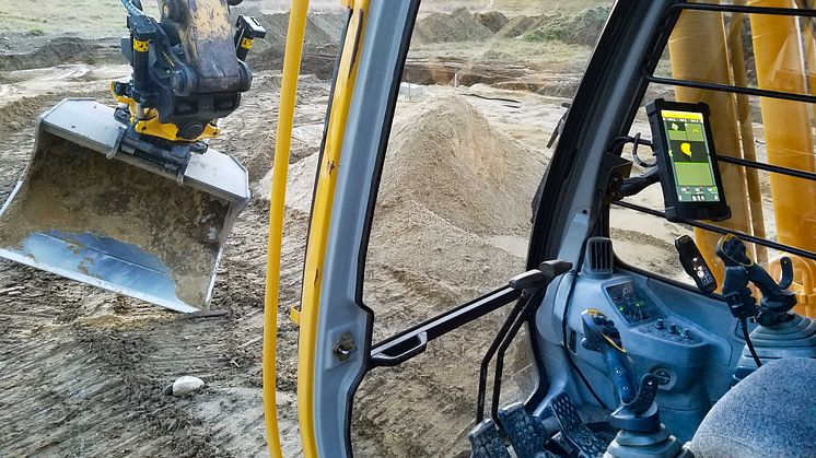 Engcon tiltar nu automatiskt med Trimble – ger ökad effektivitet