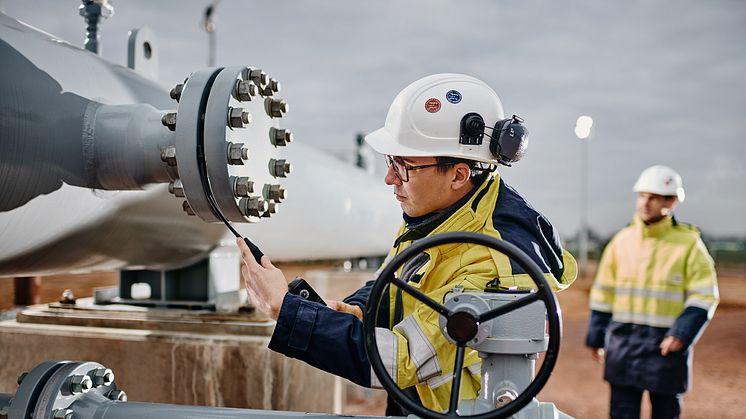 Baumaßnahme nahe Wilslebener See (nordwestlich von Aschersleben): Einsatz einer Fackelanlage zum Umverlegen einer Gasleitung