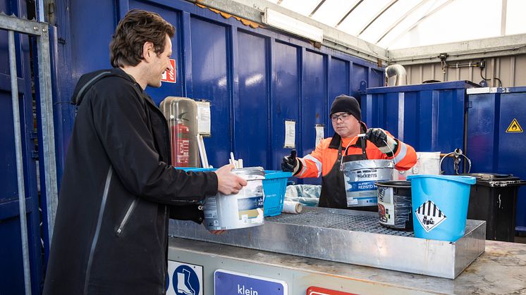 Waarom je vanaf nu voortaan je oude verfblikken inlevert