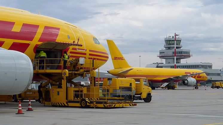 DHL planes at Linz airport.JPG