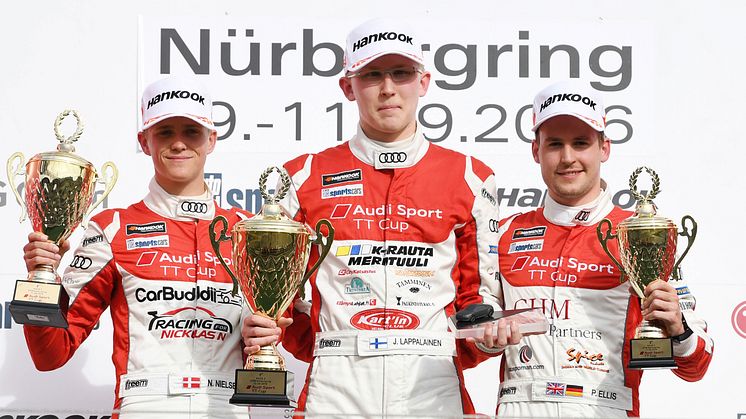 Nicklas Nielsen på podiet i Audi Sport TT Cup