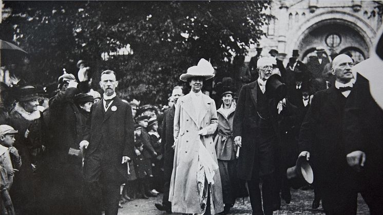 Svenska Mässan invigdes av Gustav V och drottning Viktoria den 8 juli 1918.