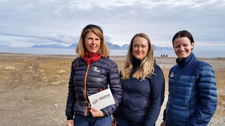 Brita Knutsen Dahl, Birgitte Tautra Vegsund og Renate Pedersen er del av den kvinnelige ledergruppen i Basecamp Explorer Spitsbergen. I 2022 mottok bedriften Varde-merket for reiseopplevelser av høy kvalitet.