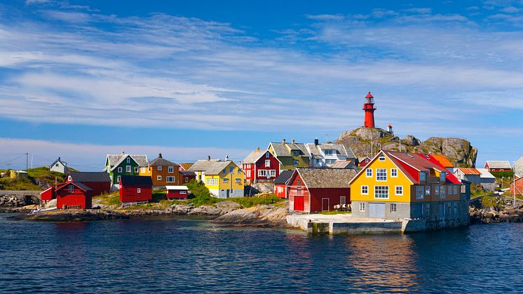 Peace of mind in Norway. Ona Lighthouse at the island of Ona. Photo: Vidar Moløkken / VisitNorway.com