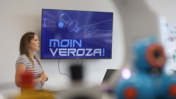 „Moin Veroza“ – „Vechtaer Roboter zum Anfassen“ | RoboLab der Universität Vechta schließt mit Erfolg