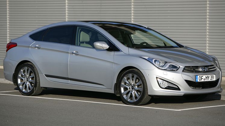 Hyundai i40 skrått forfra