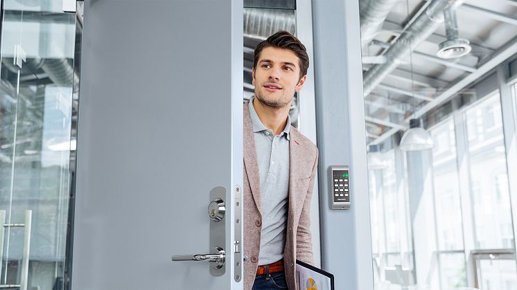 Eltryckeslåsen i Velox-serien från ASSA ABLOY är anpassade för en snabb och flexibel installation och är lämpliga för daglåsning av allt från lätta innerdörrar till tunga ytterdörrar.