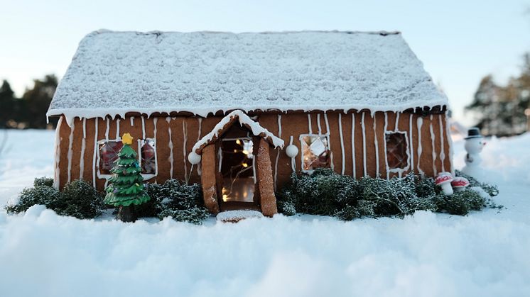 Bygg ett pepparkakshus från Älvsbyhus så skänker vi pengar till Barncancerfonden i jul