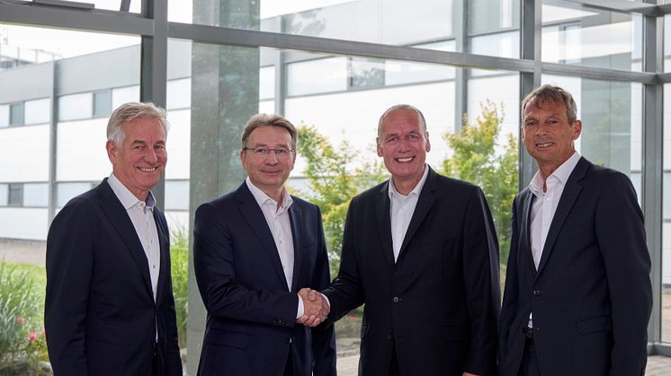 Pictured from right to left:  Dr. Dipl.-Ing. Eberhard Veit, Dirk Görlitzer, Frank Stührenberg, and Dr. Frank Eisert