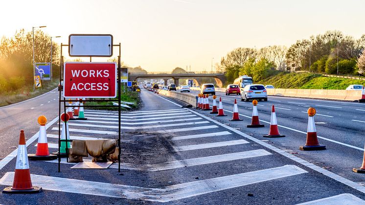 M25 weekend closure; concerns over traffic chaos. 