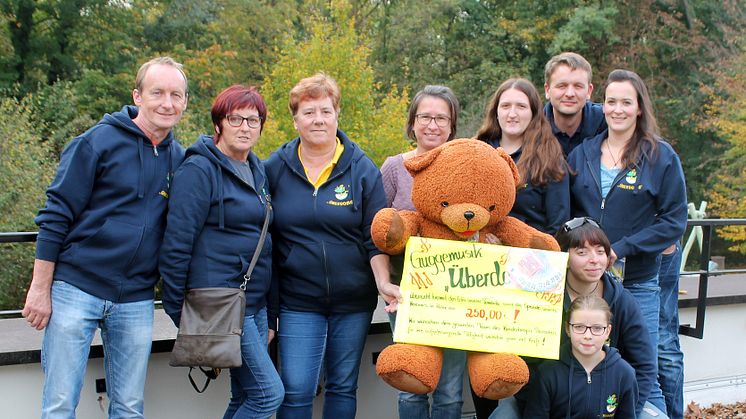 Guggemusiker vom Überdosis Borna e.V.  während der Spendenübergabe im Kinderhospiz Bärenherz